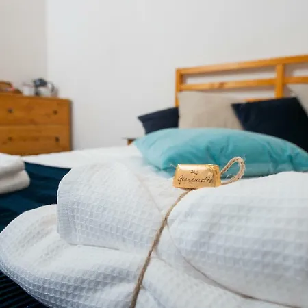 Light Blue - In The Middle Of Everything *