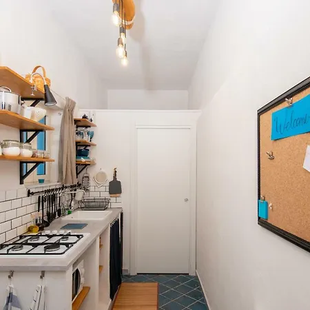 度假居 Light Blue - In The Middle Of Everything